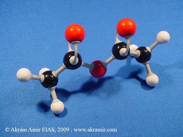 أنهيدريد حمض الخليك Acetic anhydride